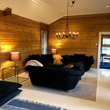 Villa Mustikka - Modern Log On A Waterfront Estate *
